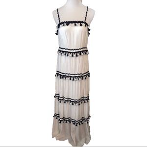 L’atiste Pom Pom chic on vacay dress small